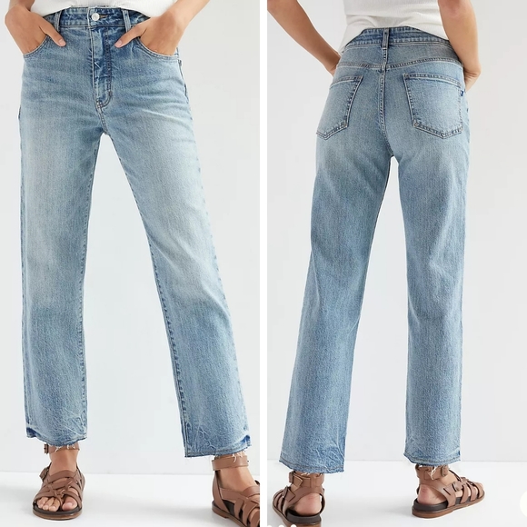 Anthropologie Denim - Anthropologie Pilcro The Vintage Straight jeans light wash size 27 fray hem